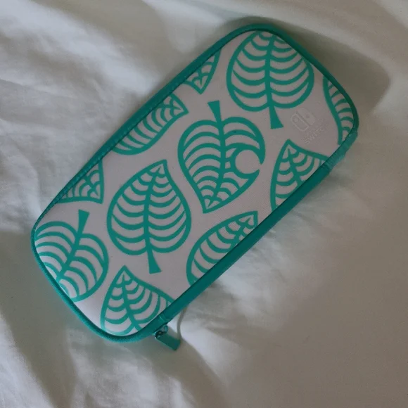nintendo • animal crossing themed switch lite case - Picture 3 of 5